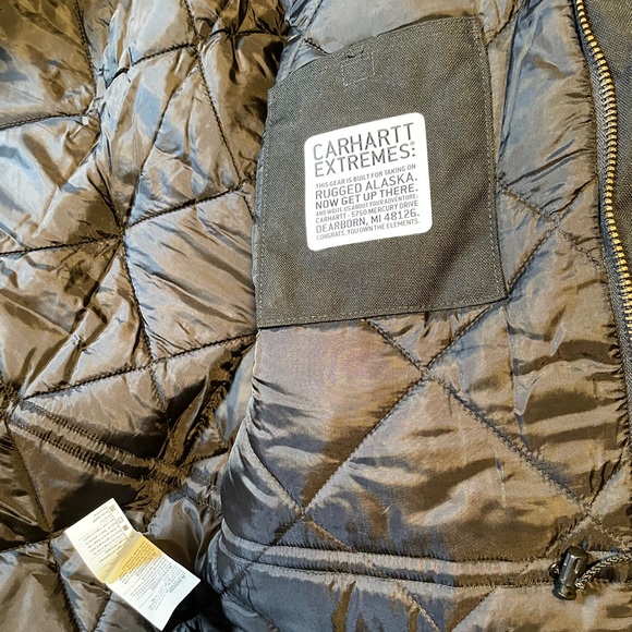 Carhartt Men's Dark Jacket (1st hand)

Preparing for winter ❄️ snow ❄️ is coming - Picture 8 of 9